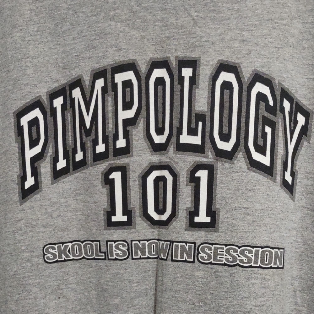 Gray Graphic Tee "Pimpology 101"